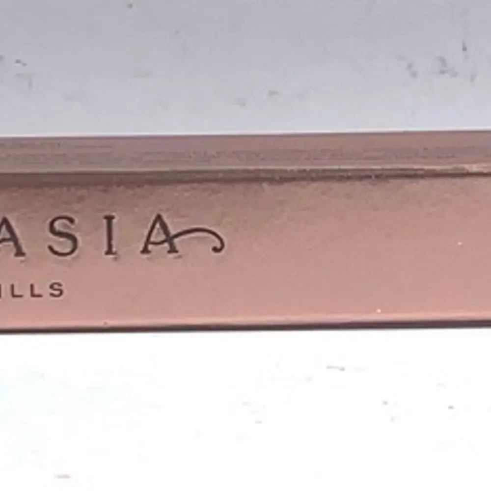 Anastasia Beverly Hills Brow Definer Triangular Brow Pencil